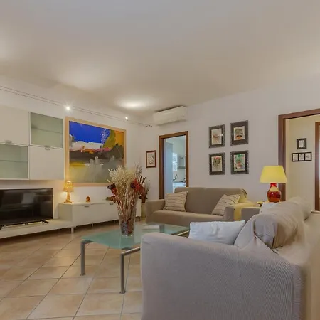 Guesthost - La Sammartina Garden X6